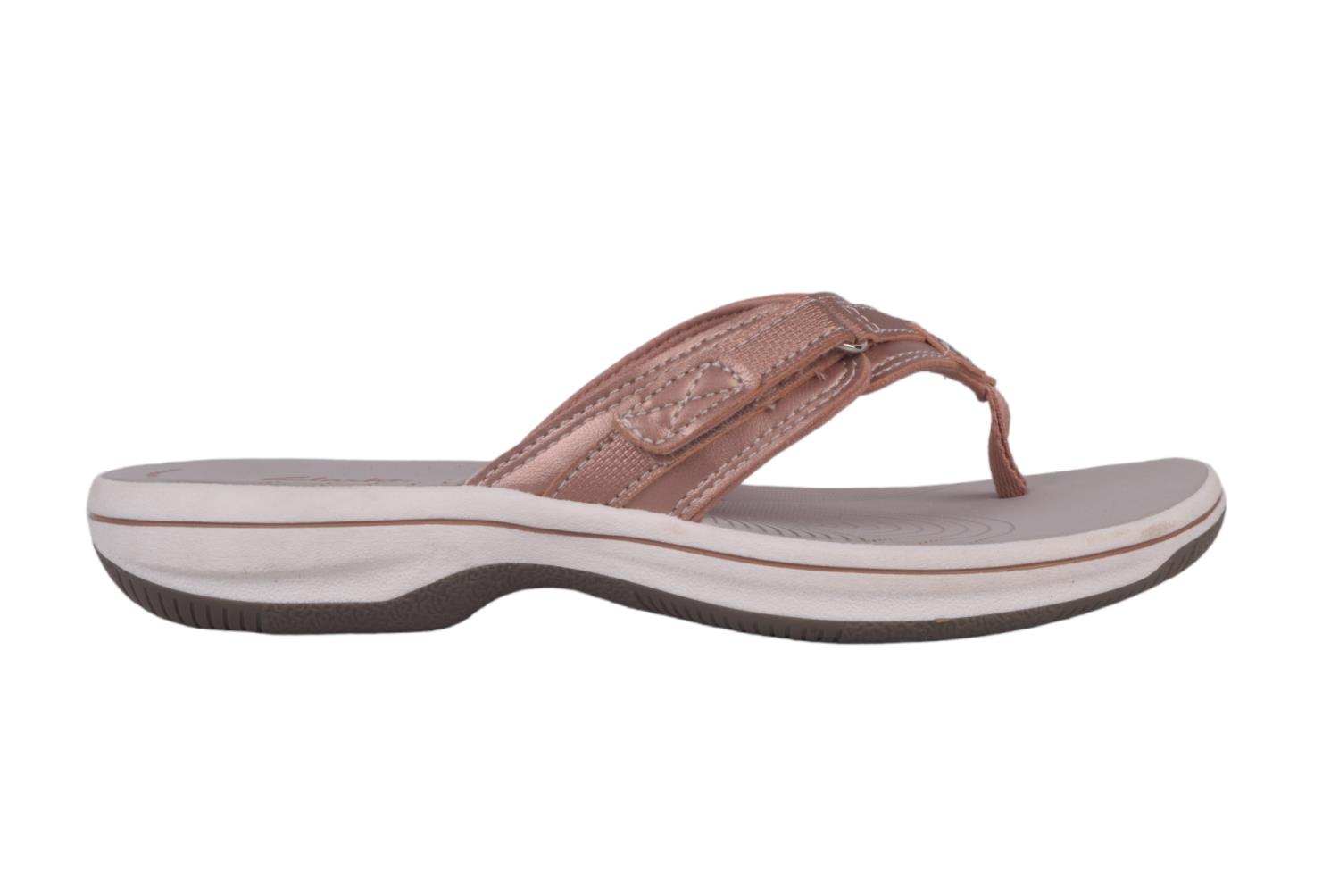 clarks rose gold flip flops